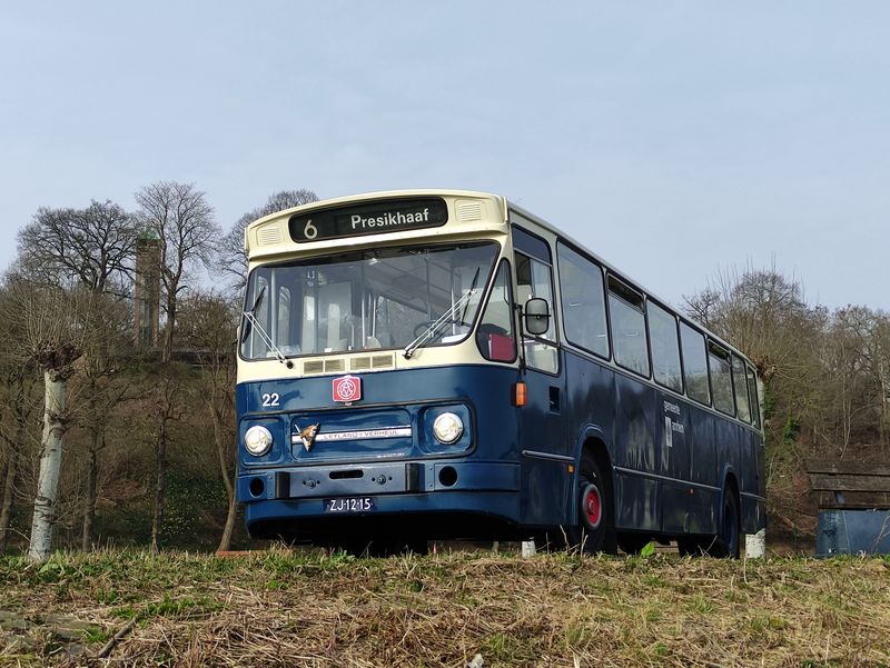 Rondrit met museumbussen door Arnhem